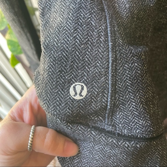 Lululemon Think Fast 1/4 zip - Picture 12 of 14